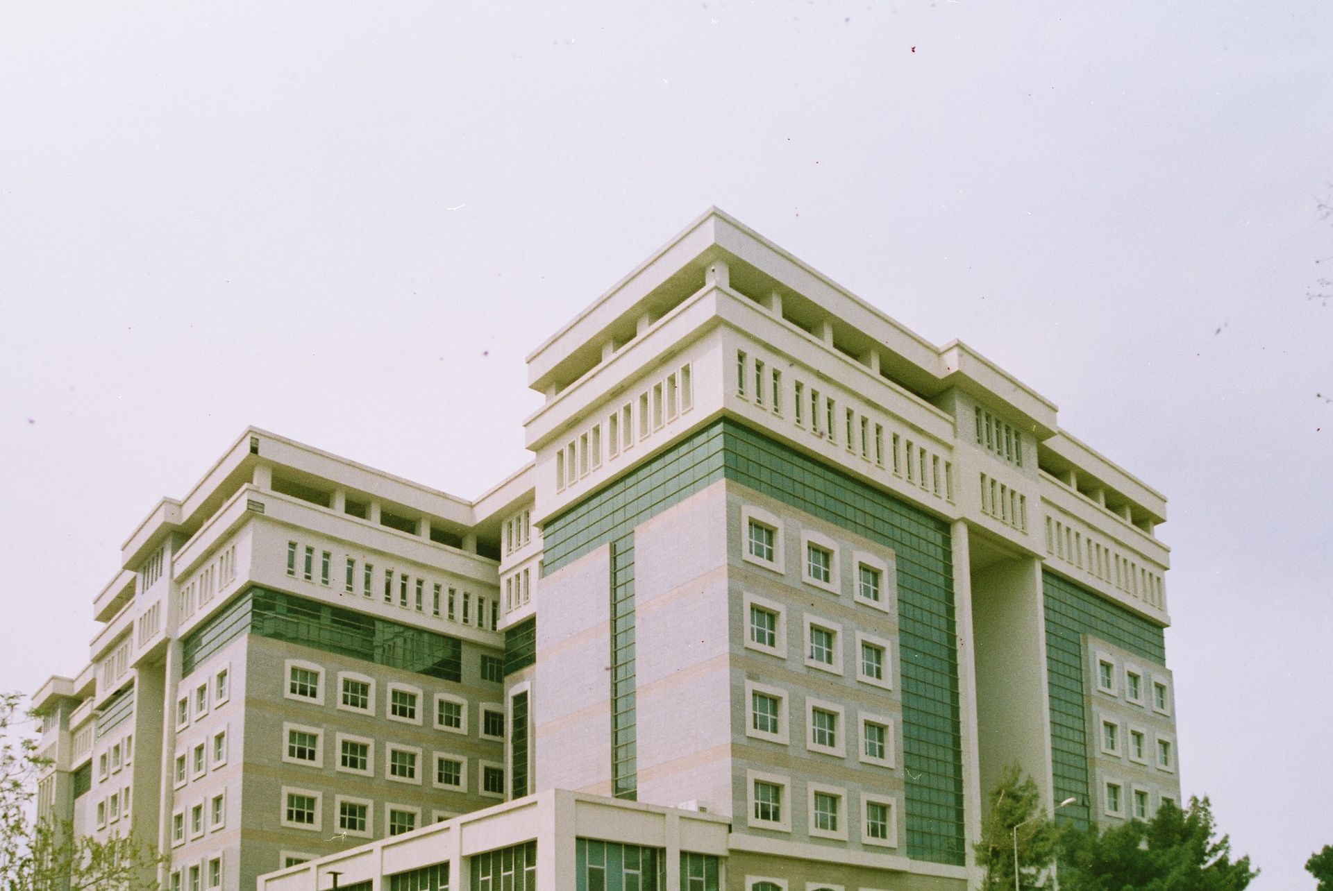 Arquitectura institucional — áreas de práctica jurídica.